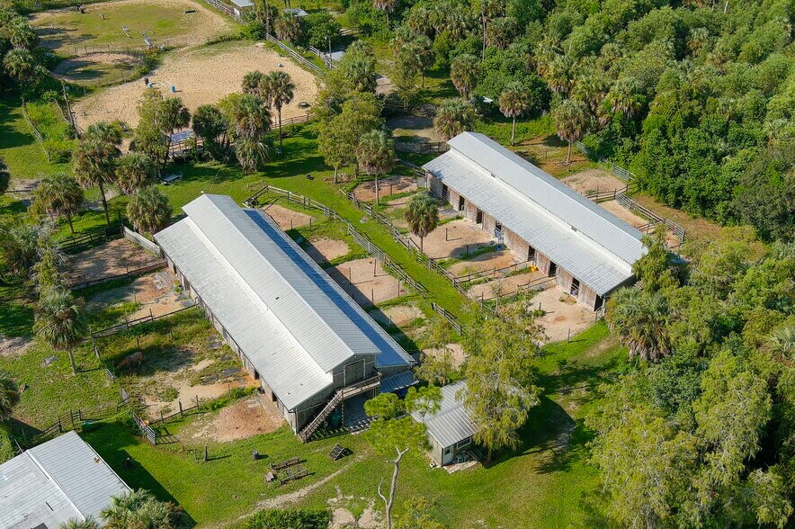 More Photos Of 2740 Newman Dr, Naples Specialty For Sale