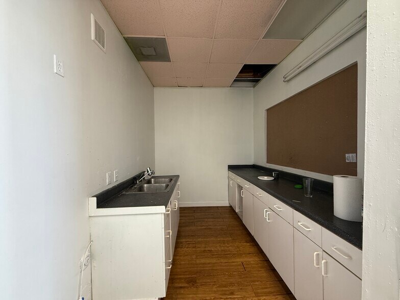 More Photos Of 11526 Bellaire Blvd, Houston Unknown For Lease