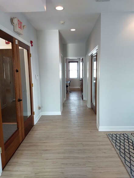 More Photos Of 17-19 Beechwood Rd, Summit General Retail For Sale