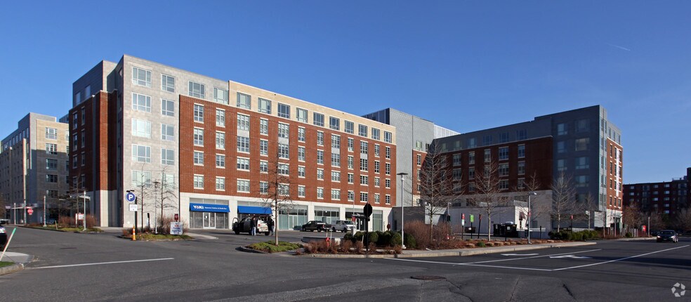 More Photos Of 50-55 Station Lndg, Medford Apartments For Lease