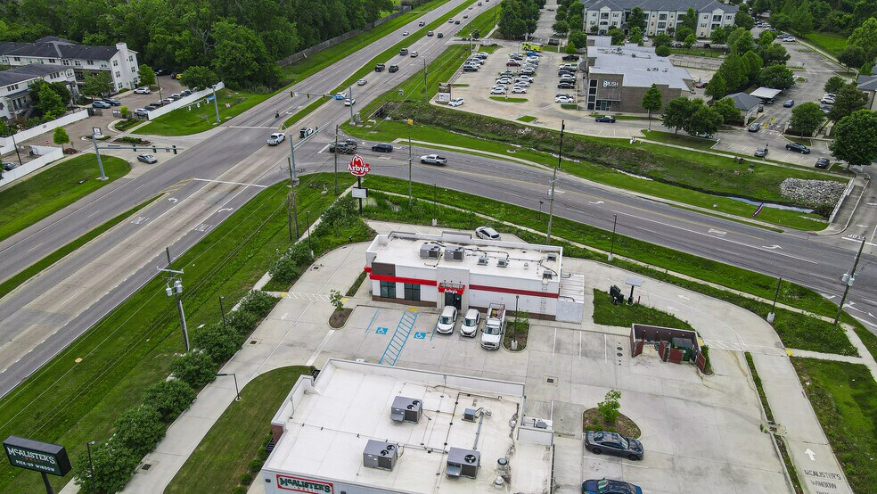 More Photos Of 5947 Creek Centre Dr, Baton Rouge General Retail For Lease