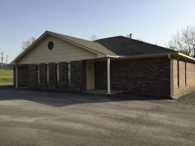 Primary Photo Of 1102 S Mena St, Mena Medical For Lease
