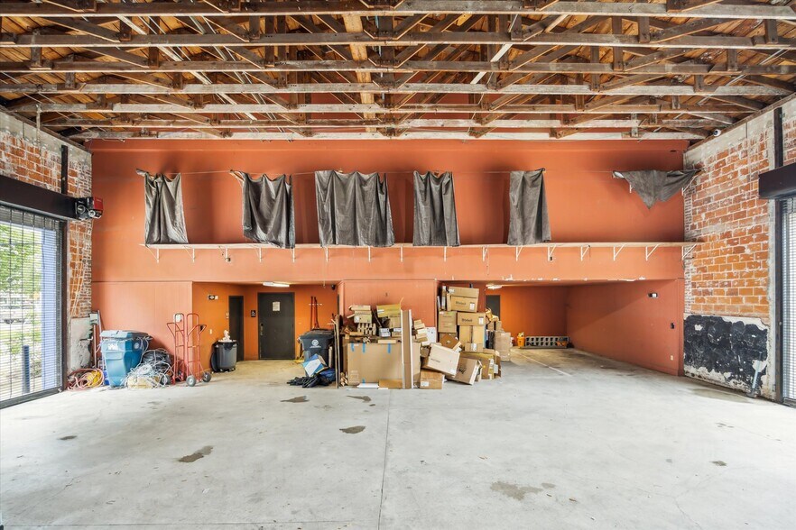 More Photos Of 5913 Washington Ave, Houston Office Residential For Sale