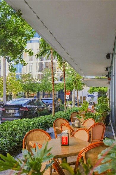 More Photos Of 2920-2950 NE 207th St, Aventura Unknown For Lease