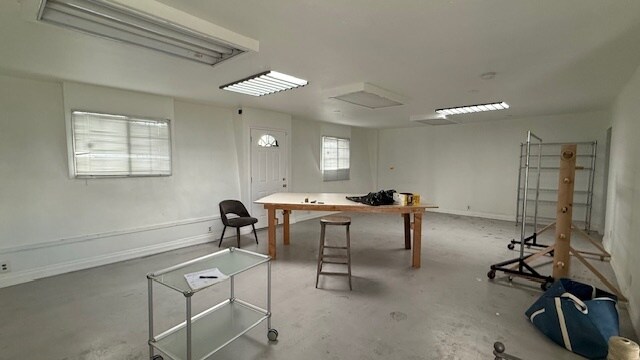 More Photos Of 2915-2919 Southwest Dr, Los Angeles Warehouse For Sale