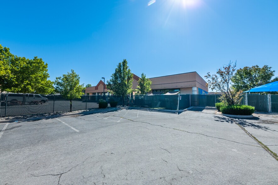 More Photos Of , Reno General Retail For Sale