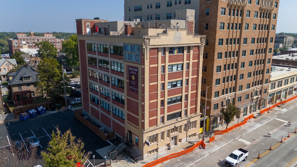Primary Photo Of 3825-3829 Main St, Kansas City Loft Creative Space For Lease