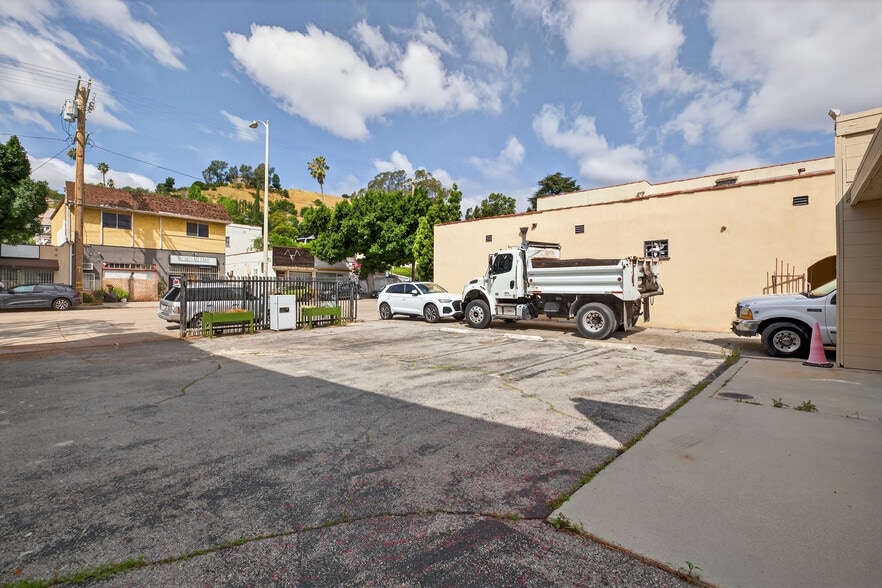 More Photos Of 4160 Verdugo Rd, Los Angeles Office For Sale