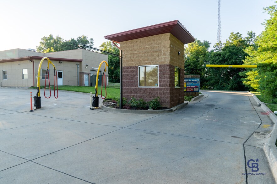 More Photos Of 3311 N Belt Hwy, Saint Joseph Carwash For Sale