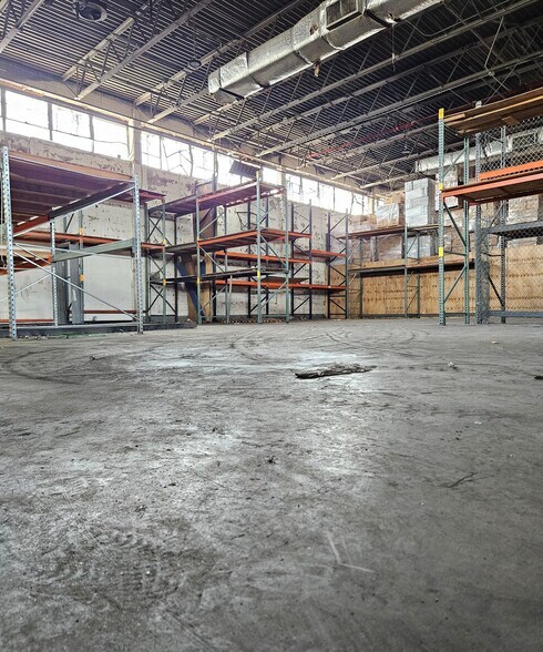 More Photos Of 54-08 46th St, Maspeth Warehouse For Lease