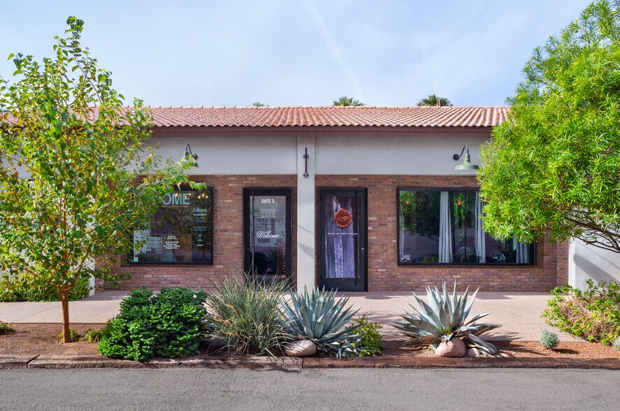 More Photos Of 335 W McDowell Rd, Phoenix Freestanding For Lease