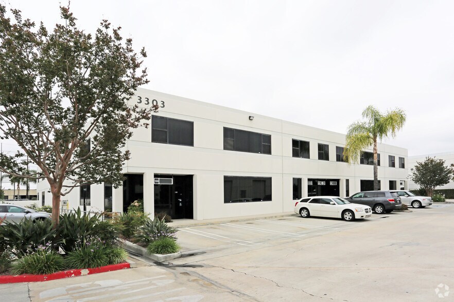 More Photos Of 3303 E Miraloma Ave, Anaheim Warehouse For Lease