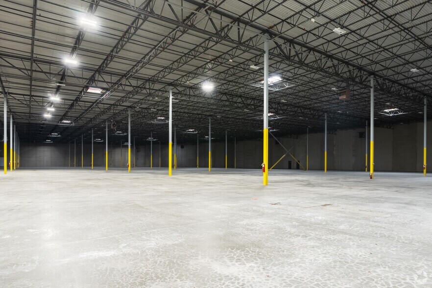 More Photos Of 3655 Atlanta Industrial Dr NW, Atlanta Warehouse For Lease