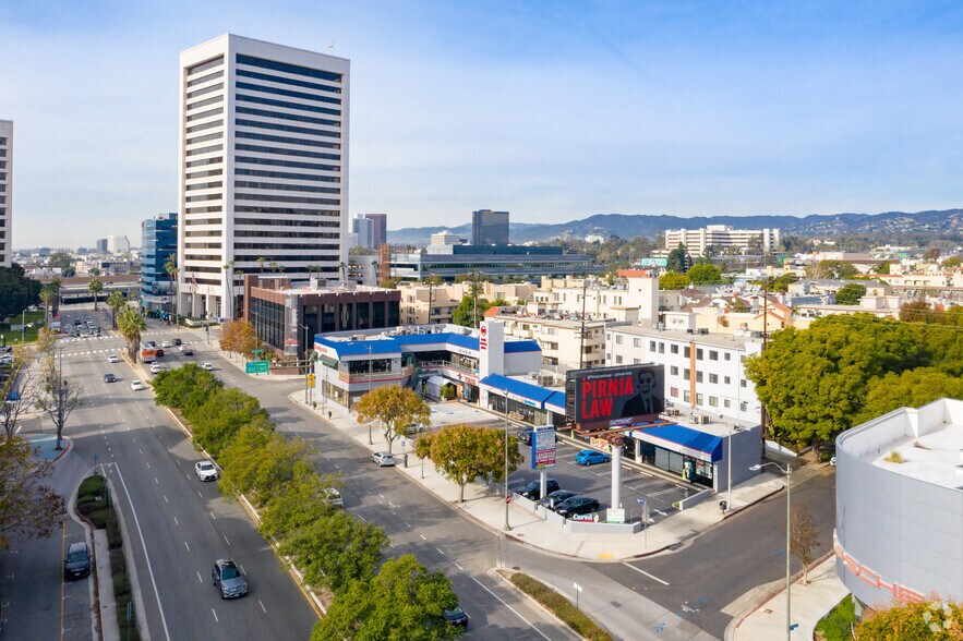 More Photos Of 11031-11061 Santa Monica Blvd, Los Angeles Storefront For Lease