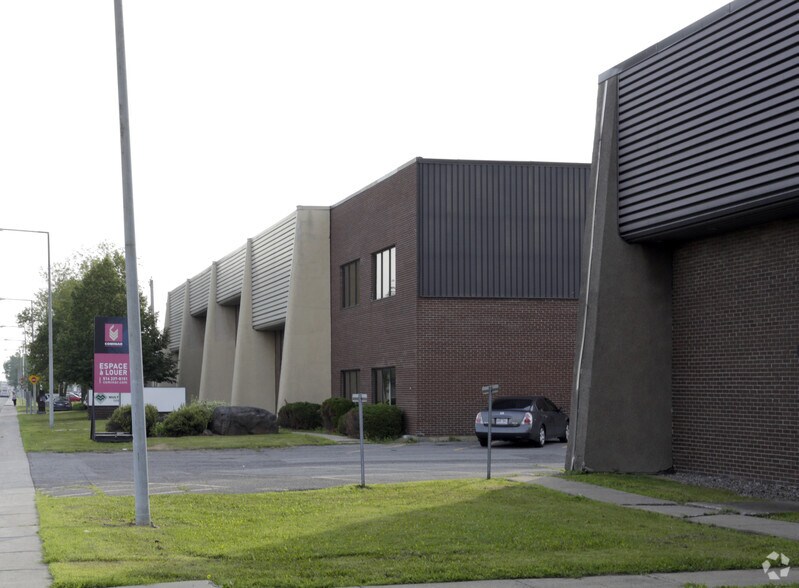 Primary Photo Of 2060-2068 Rue de la Province, Longueuil Light Manufacturing For Lease