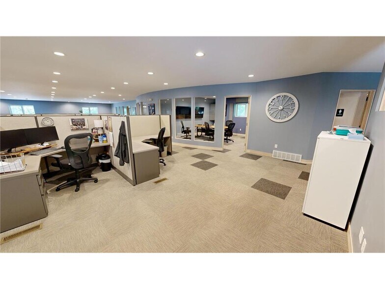 More Photos Of 768 N Creek Dr, Willmar Flex For Sale