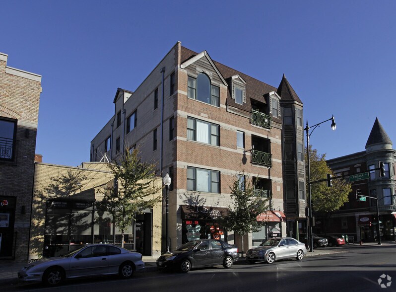 More Photos Of 1700-1702 W Belmont Ave, Chicago Storefront Retail Residential For Lease