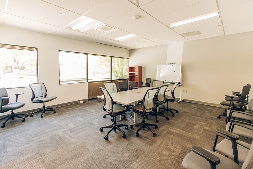 More Photos Of 7600-7646 SW Mohawk St, Tualatin Office For Lease