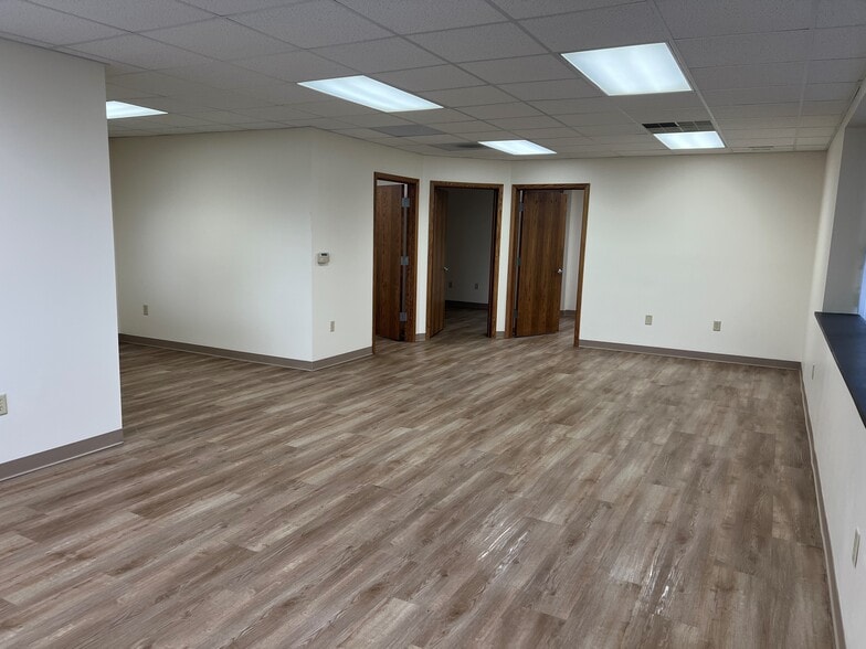 More Photos Of 21140 W Capitol Dr, Brookfield Office For Lease