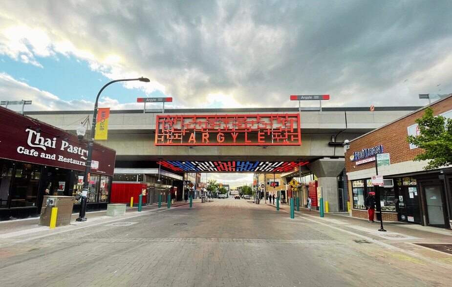 More Photos Of 1104-1114 W Argyle St, Chicago Storefront For Lease