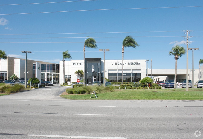 More Photos Of 1800-1850 E Merritt Island Cswy, Merritt Island Auto Dealership For Sale
