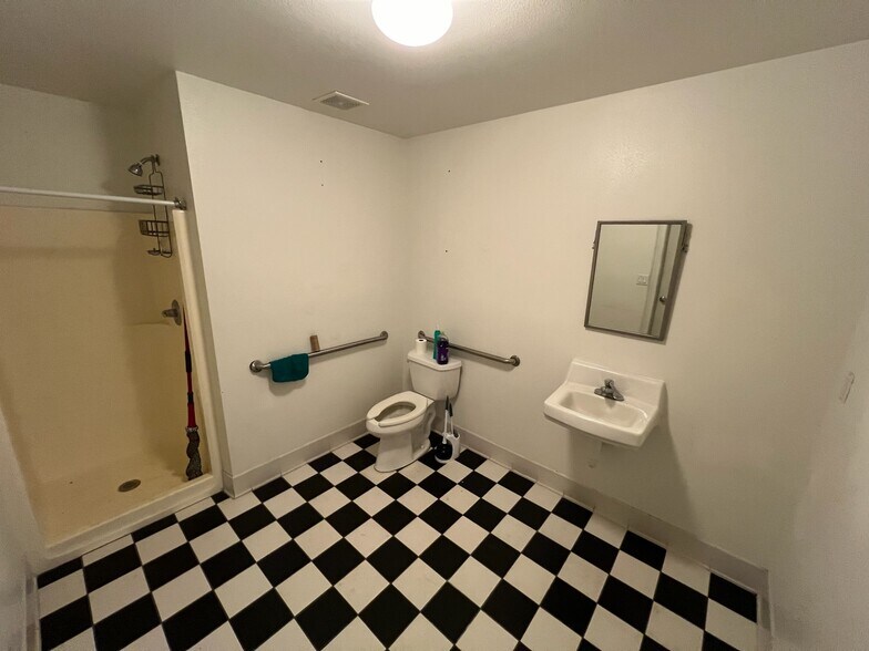 More Photos Of 947 Beville Rd, South Daytona Warehouse For Sale