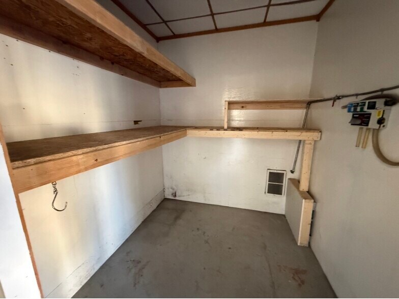 More Photos Of 103 Leonard St S, West Salem Freestanding For Lease