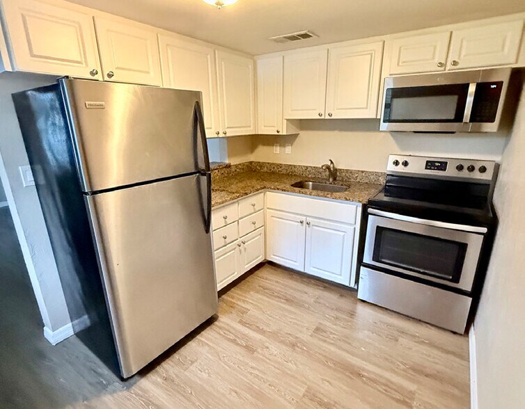 More Photos Of , Palmetto Multifamily For Sale
