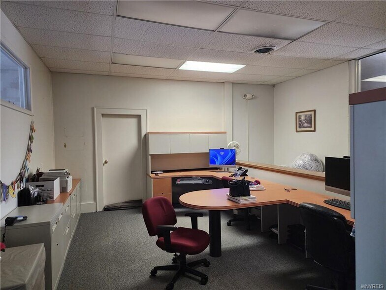 More Photos Of 534 Main St, Medina Storefront Retail Office For Lease