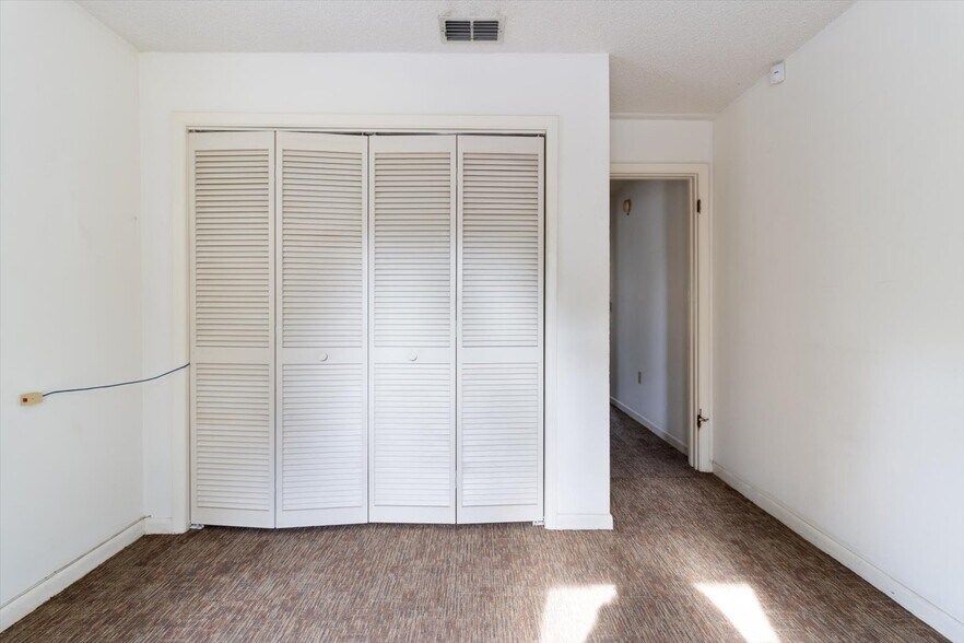 More Photos Of 2303 W Highway 44, Inverness Office For Sale