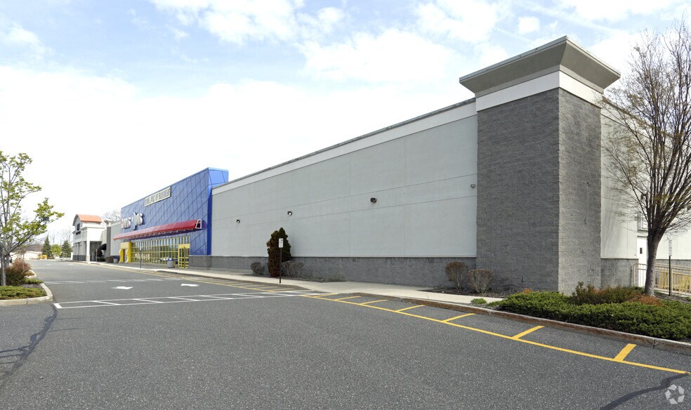 More Photos Of 133-137 Highway 35, Eatontown Freestanding For Lease