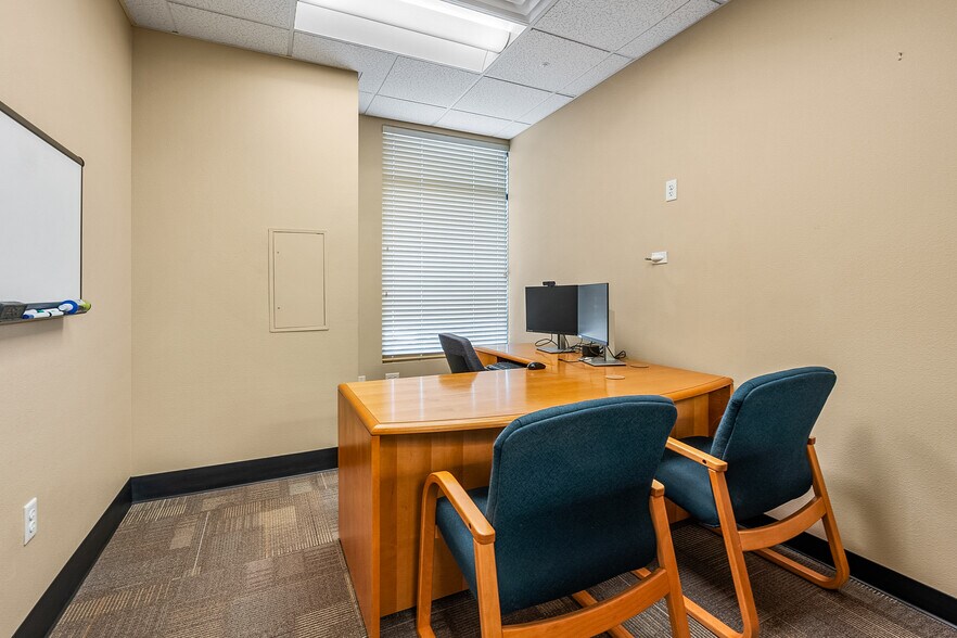 More Photos Of 1301 Poplar Dr, Medford Medical For Lease