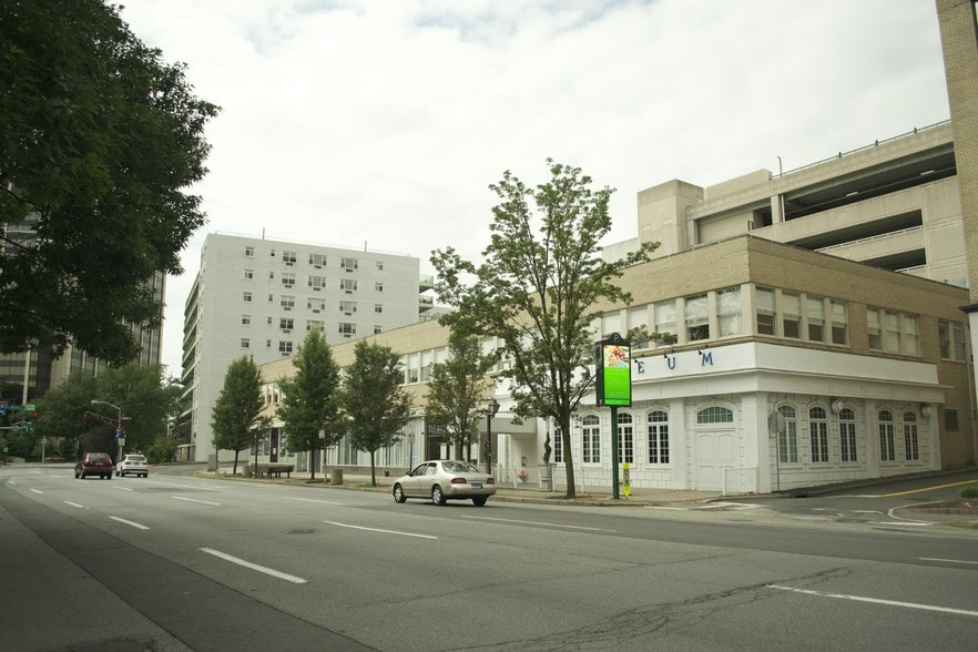 More Photos Of 277 Martine Ave, White Plains Office For Lease