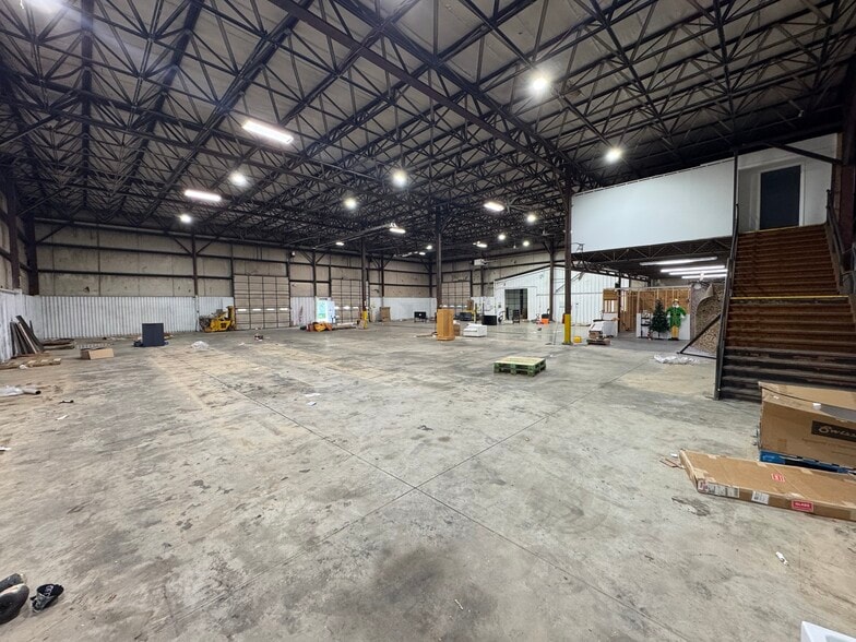 More Photos Of 23044 N State Road 37, Noblesville Manufacturing For Sale