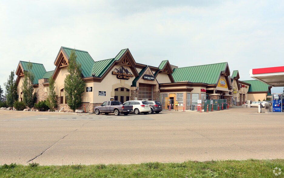 More Photos Of 411 Airport Rd E, Leduc County Storefront For Lease