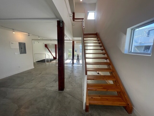 More Photos Of 615 Hampton Dr, Venice Apartments For Sale