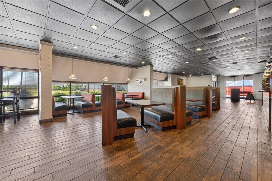 More Photos Of 4000 Fort Campbell Blvd, Hopkinsville Restaurant For Sale