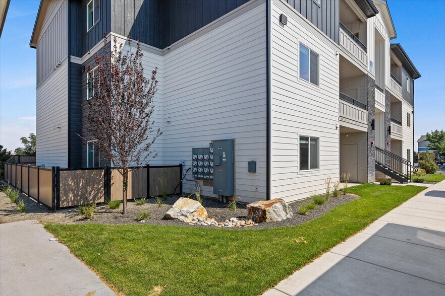 More Photos Of 9926 W Sand Hill Dr, Nampa Apartments For Sale