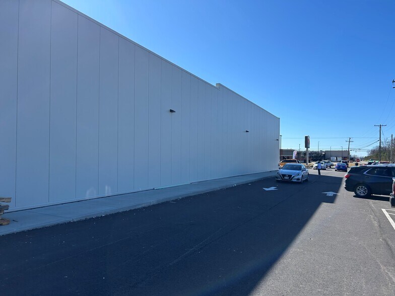 More Photos Of 4415 Leavitt Rd, Lorain Freestanding For Lease