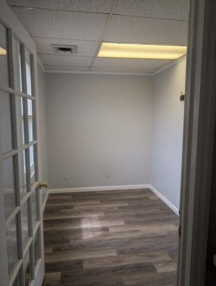 More Photos Of 19-55 Irongate Park Dr, Dayton Office For Lease