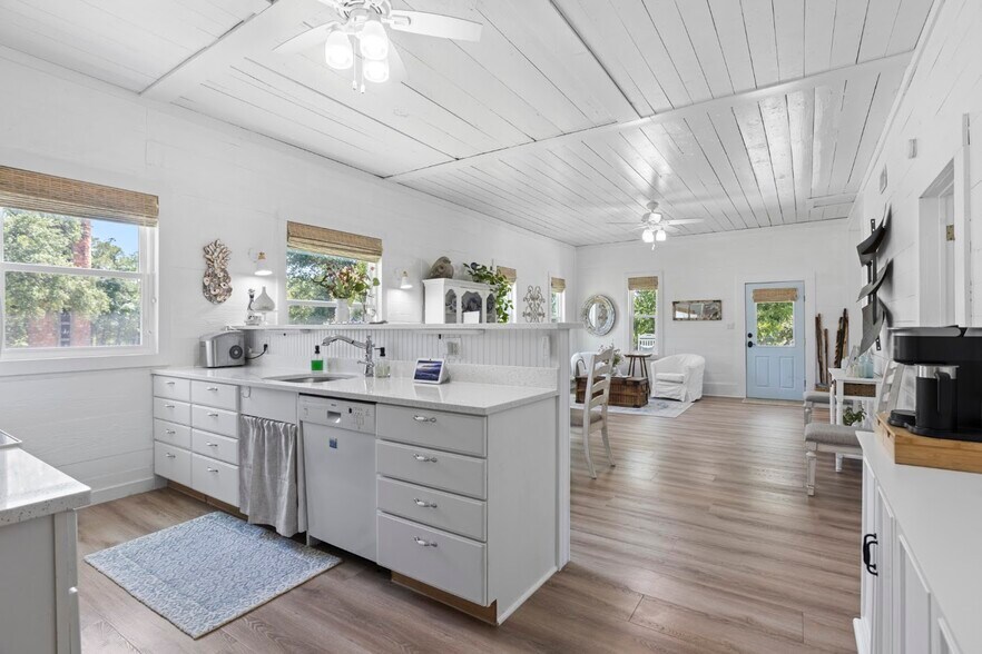 More Photos Of 7617 McGregor Park Rd, Temple Lodge Meeting Hall For Sale