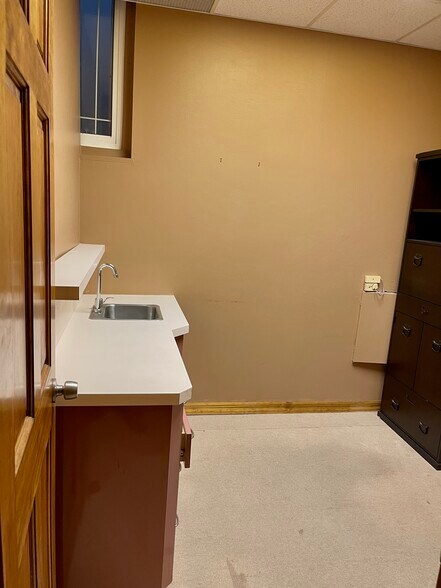 More Photos Of 554 Larkfield Rd, East Northport Medical For Sale