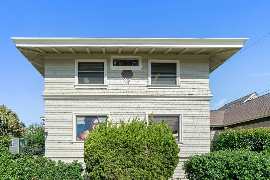 More Photos Of 217 E Lake Ave, Watsonville Office For Sale