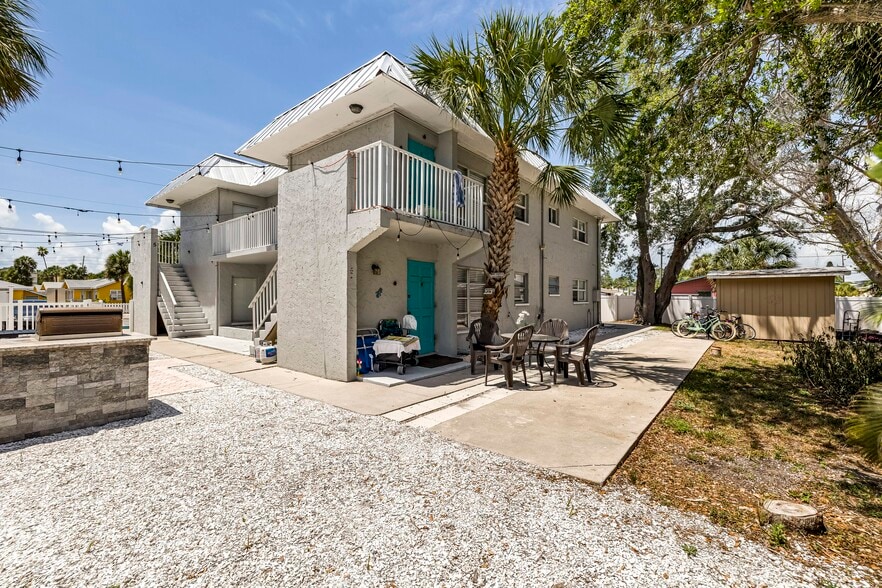 More Photos Of 701 1st St, Indian Rocks Beach Apartments For Sale