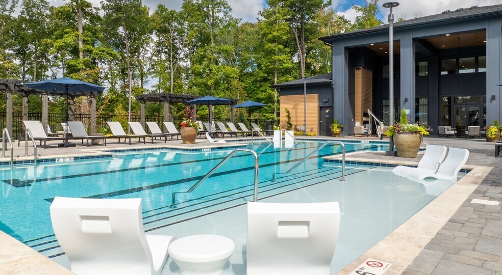 More Photos Of 12801 Lucks Ln, Midlothian Apartments For Sale