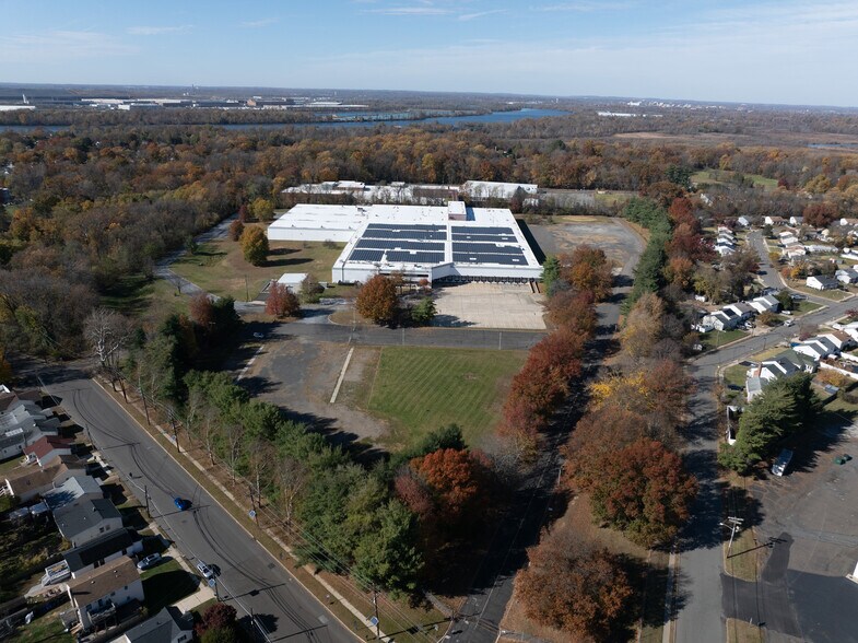 More Photos Of 201 Elizabeth St, Bordentown Warehouse For Lease