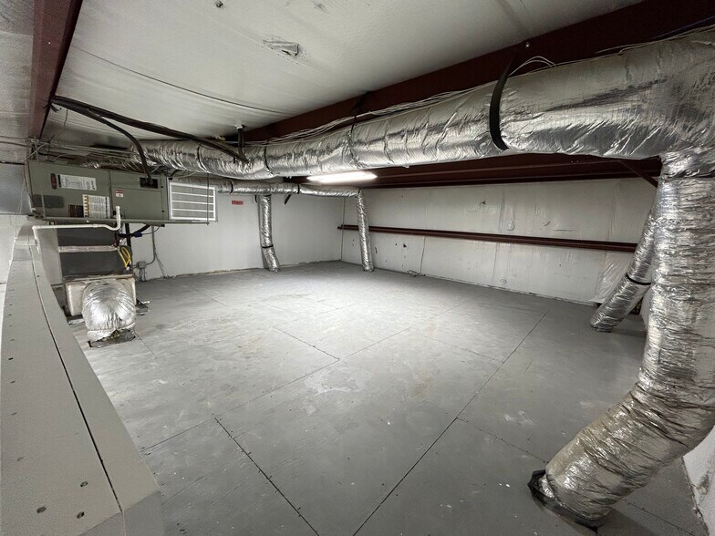 More Photos Of 105 Enterprise Dr, Cumming Unknown For Lease