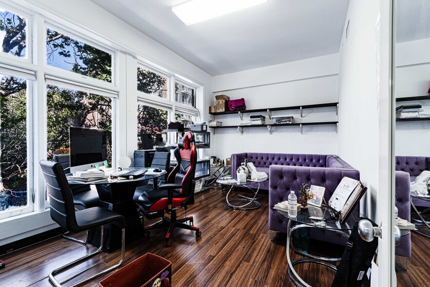 More Photos Of 319-327 14th St, Oakland Storefront For Sale