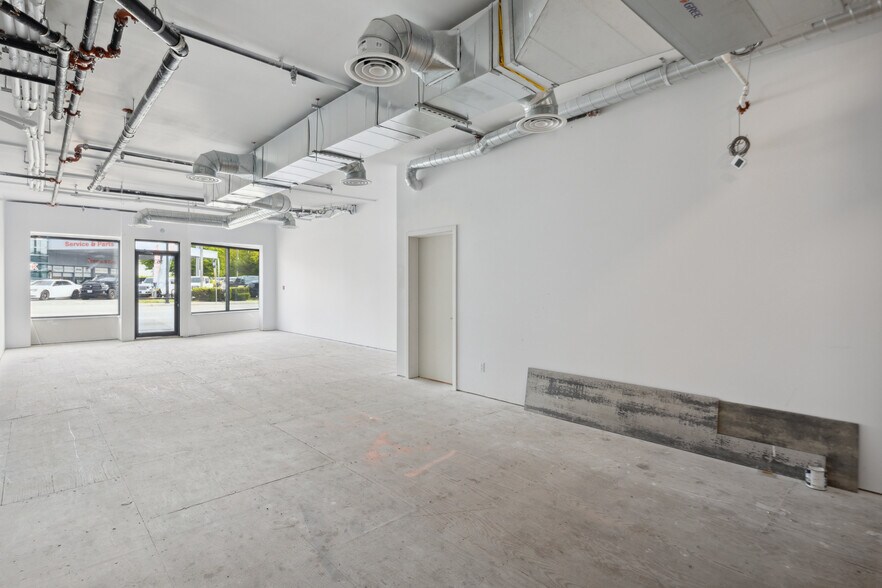 More Photos Of 1635 Marine Dr, North Vancouver Multifamily For Sale