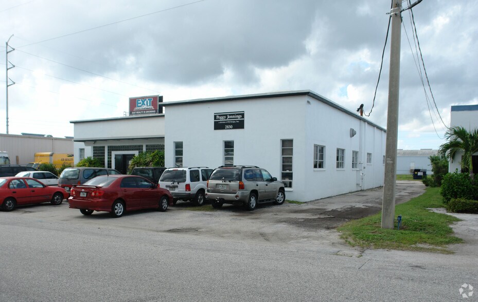 Primary Photo Of 2830 46th Ave N, Saint Petersburg Light Manufacturing For Lease